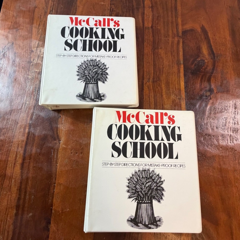 Vintage 1985 McCalls Cooking School Recipe Binder Set 2 Volume Collection 10in